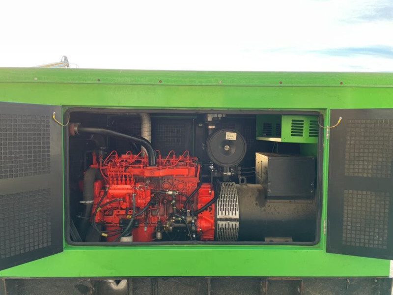 Himoinsa HMA6TAG2 Mecc Alte Spa 150 kVA Silent generatorset - Elektrický generátor: obrázek 2 Himoinsa HMA6TAG2 Mecc Alte Spa 150 kVA Silent generatorset - Elektrický generátor: obrázek 2
