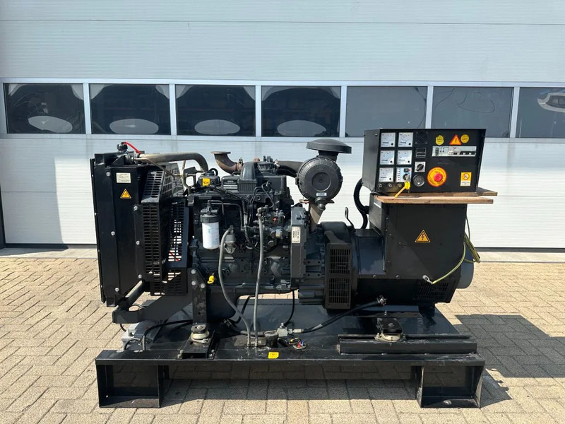 Himoinsa Iveco FPT NEF 45 Stamford 60 kVA noodstroom generatorset - Elektrický generátor: obrázek 1 Himoinsa Iveco FPT NEF 45 Stamford 60 kVA noodstroom generatorset - Elektrický generátor: obrázek 1