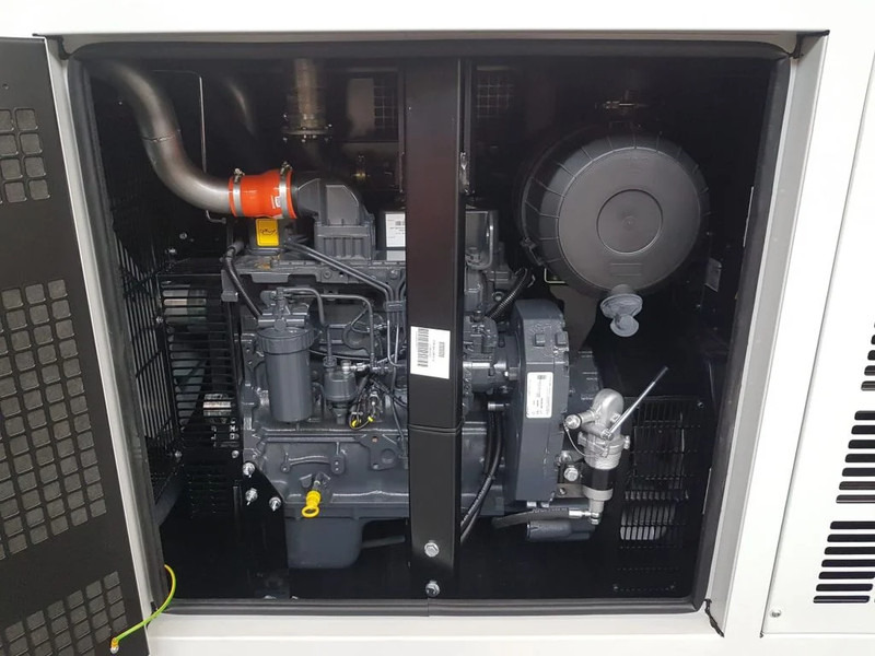 Himoinsa Iveco Stamford 120 kVA Supersilent Rental generatorset New ! - Elektrický generátor: obrázek 3 Himoinsa Iveco Stamford 120 kVA Supersilent Rental generatorset New ! - Elektrický generátor: obrázek 3