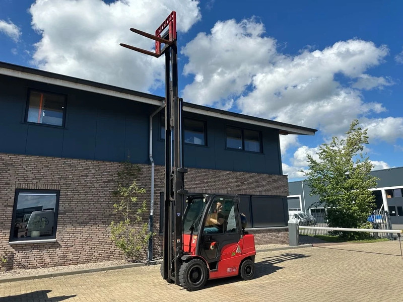 Hyster H3.0FT 3 ton Triplex Freelift Sideshift LPG Heftruck 2017 - Plynový vysokozdvižný vozík: obrázek 2 Hyster H3.0FT 3 ton Triplex Freelift Sideshift LPG Heftruck 2017 - Plynový vysokozdvižný vozík: obrázek 2