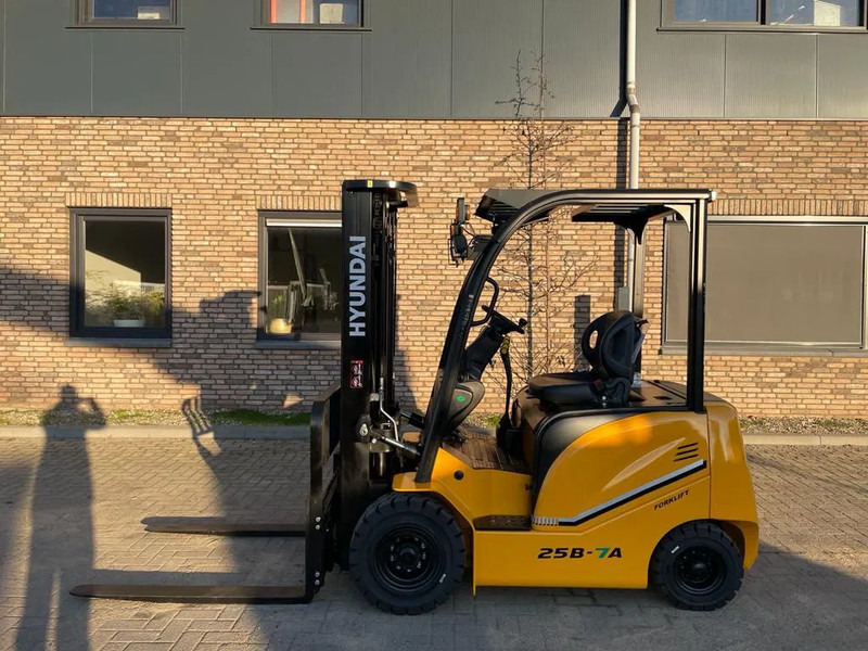 Nový Elektrický vysokozdvižný vozík Hyundai 25B-7A 2.5 ton Triplex Freelift Sideshift Elektra Heftruck Nieuw: obrázek 17