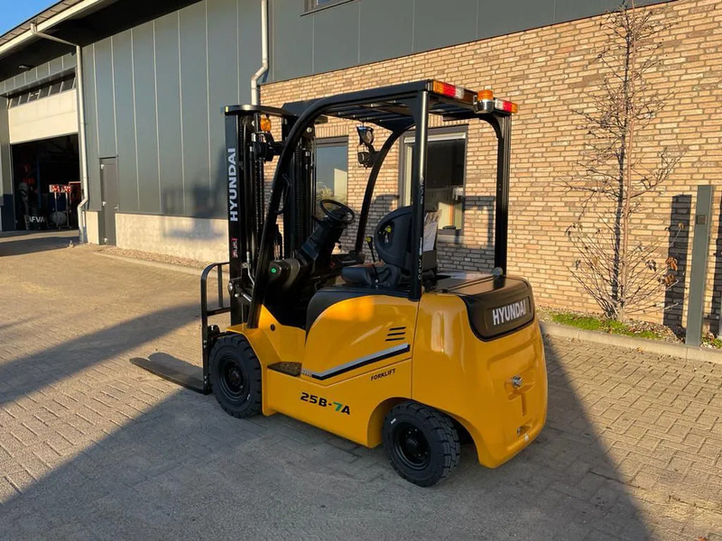 Nový Elektrický vysokozdvižný vozík Hyundai 25B-7A 2.5 ton Triplex Freelift Sideshift Elektra Heftruck Nieuw: obrázek 9