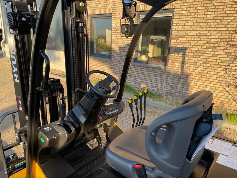 Nový Elektrický vysokozdvižný vozík Hyundai 25B-7A 2.5 ton Triplex Freelift Sideshift Elektra Heftruck Nieuw: obrázek 13