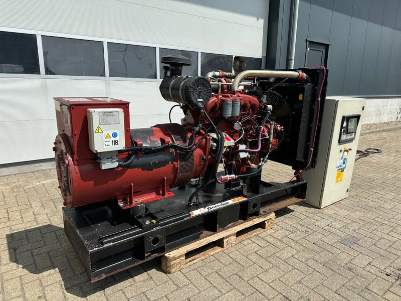 Iveco 8061 Marelli 150 kVA noodstroom generatorset ATS automatische netovername - Elektrický generátor: obrázek 2 Iveco 8061 Marelli 150 kVA noodstroom generatorset ATS automatische netovername - Elektrický generátor: obrázek 2