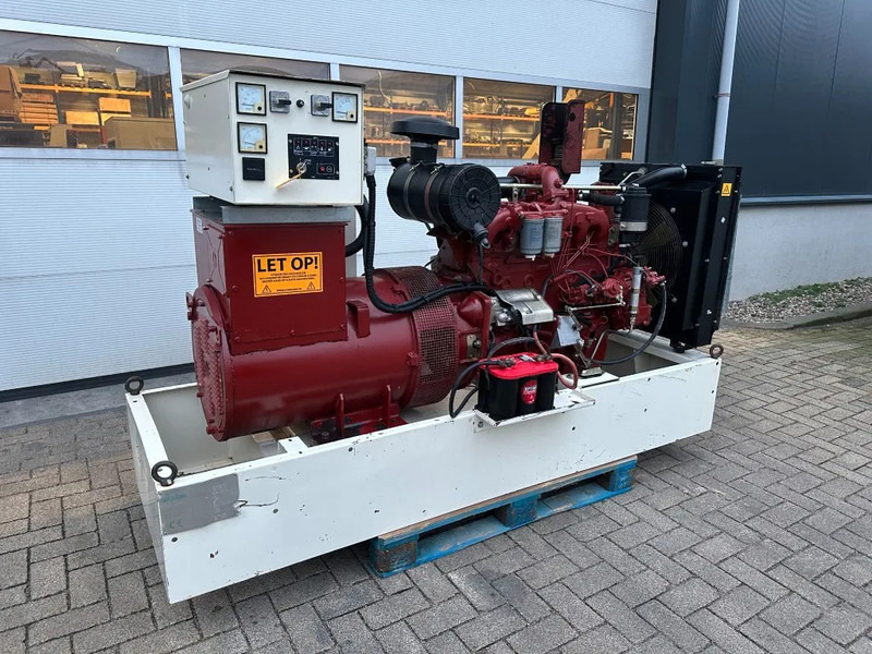 Iveco 8061 SI 07.05 A 550 Marelli 100 kVA noodstroom generatorset - Elektrický generátor: obrázek 5 Iveco 8061 SI 07.05 A 550 Marelli 100 kVA noodstroom generatorset - Elektrický generátor: obrázek 5
