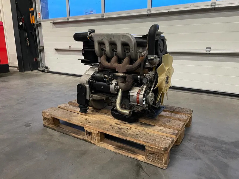 Iveco 8141 Diesel Motor 4 cilinder 53 kW / 74 PK Diesel Engine - Motor pro Manipulační technika: obrázek 3 Iveco 8141 Diesel Motor 4 cilinder 53 kW / 74 PK Diesel Engine - Motor pro Manipulační technika: obrázek 3