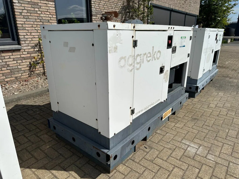 Iveco FPT F32 AM1A Leroy Somer 32 kVA Silent generatorset 129 hours ! - Elektrický generátor: obrázek 4 Iveco FPT F32 AM1A Leroy Somer 32 kVA Silent generatorset 129 hours ! - Elektrický generátor: obrázek 4