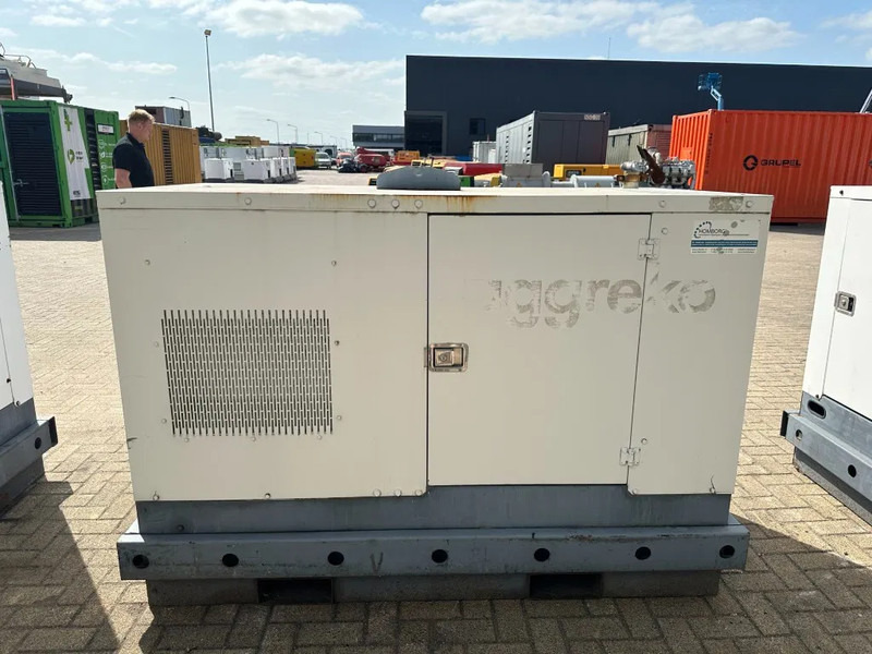 Elektrický generátor Iveco FPT F32 AM1A Leroy Somer 32 kVA Silent generatorset 216 hours !: obrázek 11 Elektrický generátor Iveco FPT F32 AM1A Leroy Somer 32 kVA Silent generatorset 216 hours !: obrázek 11