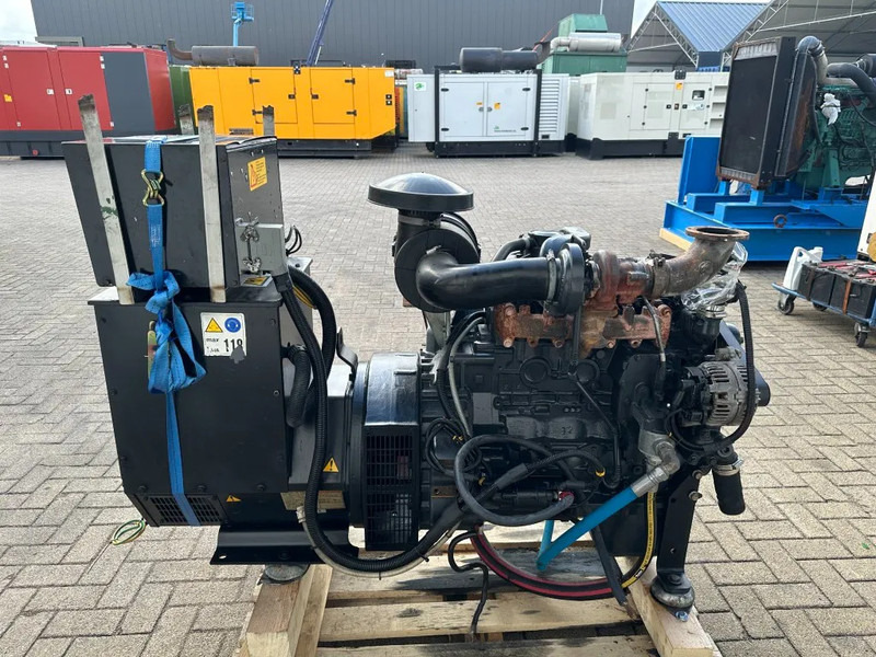 Iveco FPT NEF45 SM1A.A0 Stamford 60 kVA generatorset - Elektrický generátor: obrázek 2 Iveco FPT NEF45 SM1A.A0 Stamford 60 kVA generatorset - Elektrický generátor: obrázek 2
