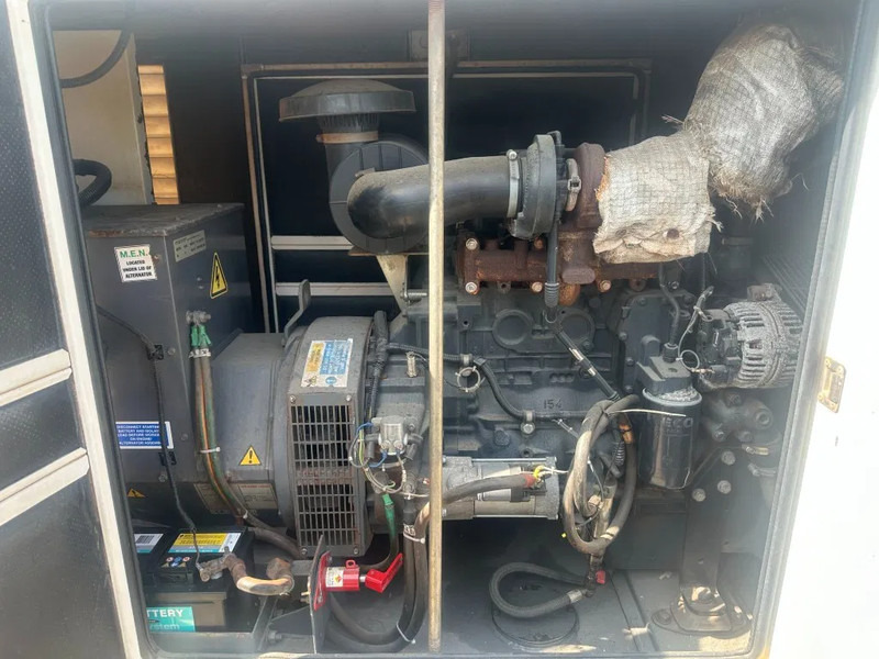 Iveco FPT NEF45 SM1A.A004 Stamford 60 kVA Silent Renrtal generatorset - Elektrický generátor: obrázek 3 Iveco FPT NEF45 SM1A.A004 Stamford 60 kVA Silent Renrtal generatorset - Elektrický generátor: obrázek 3
