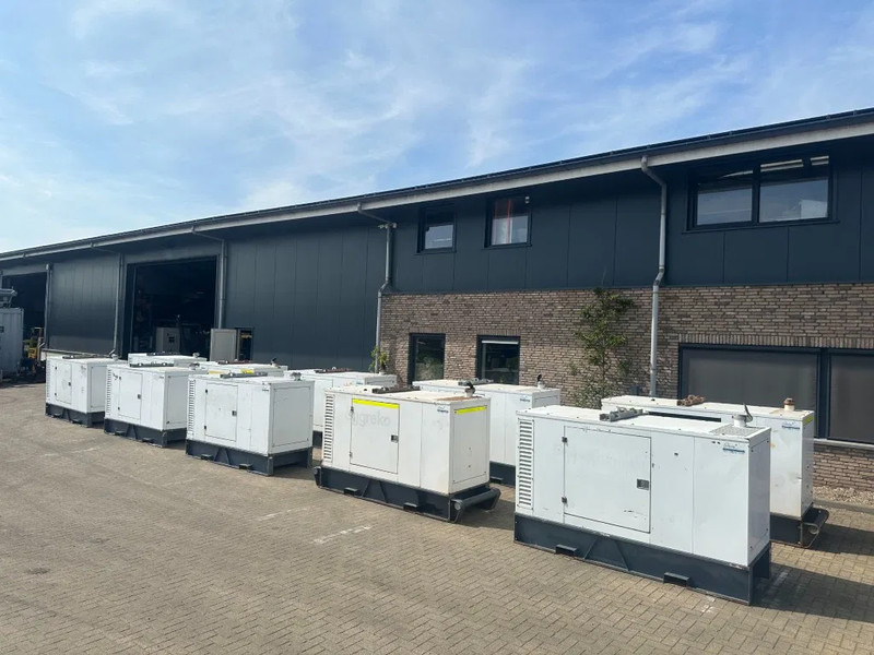 Elektrický generátor Iveco FPT NEF45 SM1A.A004 Stamford 60 kVA Silent Rental generatorset: obrázek 7