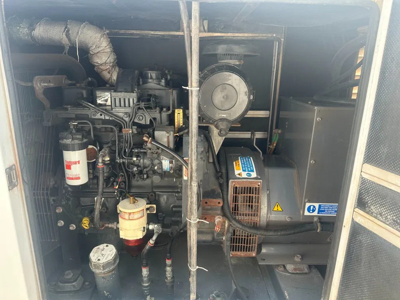 Iveco FPT NEF45 SM1A.A004 Stamford 60 kVA Silent Rental generatorset - Elektrický generátor: obrázek 4 Iveco FPT NEF45 SM1A.A004 Stamford 60 kVA Silent Rental generatorset - Elektrický generátor: obrázek 4
