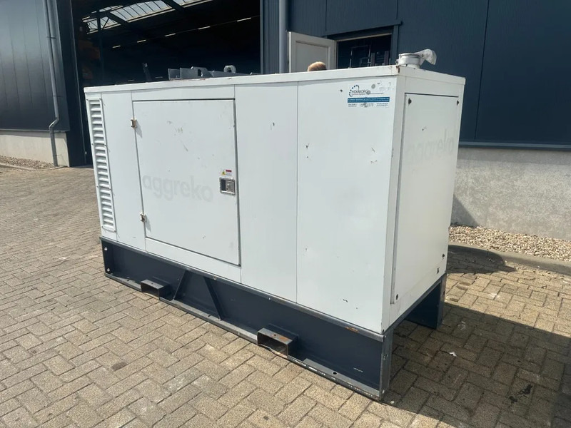 Elektrický generátor Iveco FPT NEF45 SM1A.A004 Stamford 60 kVA Silent Rental generatorset: obrázek 5