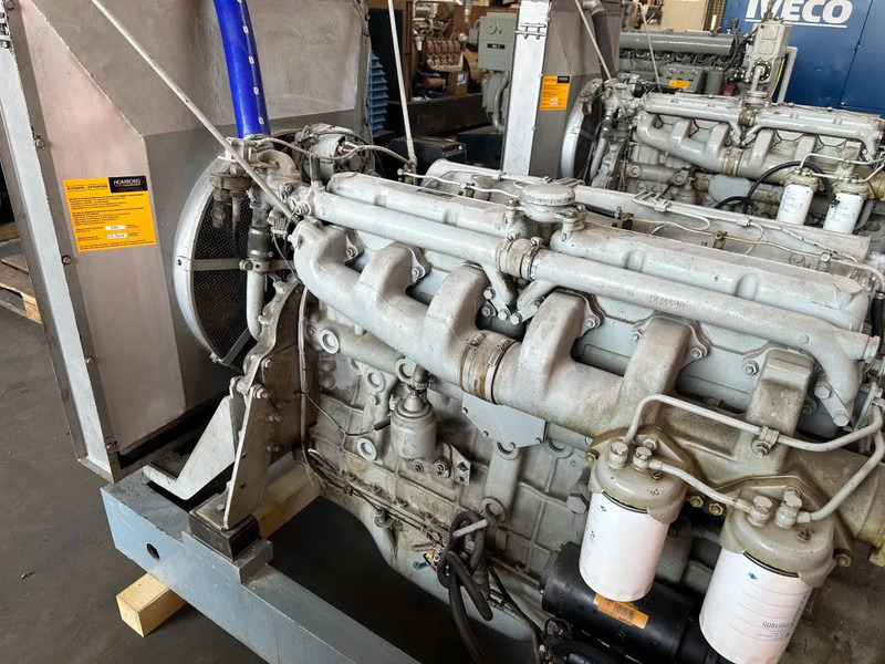 Iveco Fiat Aifo 821 SI 200 kVA noodstroom generatorset 389 hours ! - Elektrický generátor: obrázek 4 Iveco Fiat Aifo 821 SI 200 kVA noodstroom generatorset 389 hours ! - Elektrický generátor: obrázek 4