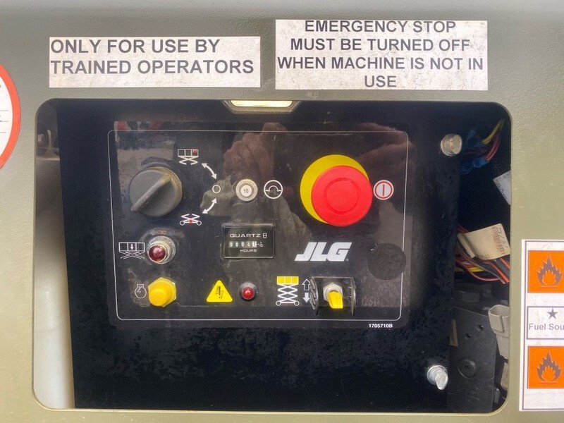 JLG M3369 Hybride Elektra / Diesel 12 meter werkhoogte Schaarhoogwerker Overstock 4 uur ! as New ! - Nůžková plošina: obrázek 3 JLG M3369 Hybride Elektra / Diesel 12 meter werkhoogte Schaarhoogwerker Overstock 4 uur ! as New ! - Nůžková plošina: obrázek 3