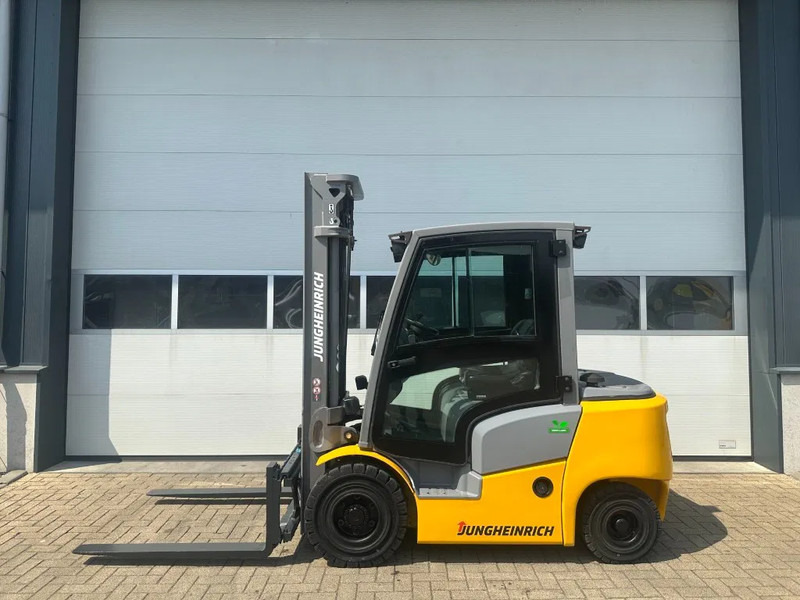 Jungheinrich DFG 425 Triplex Freelift Sideshift 2.5 ton Diesel Heftruck as New ! 675 hours ! - Dieselový vysokozdvižný vozík: obrázek 1 Jungheinrich DFG 425 Triplex Freelift Sideshift 2.5 ton Diesel Heftruck as New ! 675 hours ! - Dieselový vysokozdvižný vozík: obrázek 1