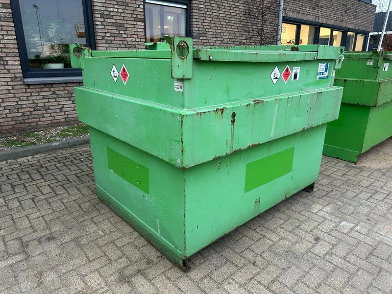 Kiwa IBC Steenbergen 2000 liter Dieseltank met handpomp Milieutank - Skladovací nádrž: obrázek 2 Kiwa IBC Steenbergen 2000 liter Dieseltank met handpomp Milieutank - Skladovací nádrž: obrázek 2