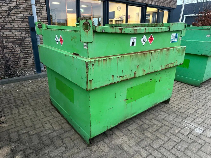 Kiwa IBC Steenbergen 2000 liter Dieseltank met handpomp Milieutank - Skladovací nádrž: obrázek 3 Kiwa IBC Steenbergen 2000 liter Dieseltank met handpomp Milieutank - Skladovací nádrž: obrázek 3
