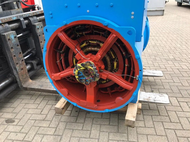 Elektrický generátor Leroy Somer SDMO 1880 kVA generatordeel SDMO 1880 kVA generatordeel op frame: obrázek 16 Elektrický generátor Leroy Somer SDMO 1880 kVA generatordeel SDMO 1880 kVA generatordeel op frame: obrázek 16