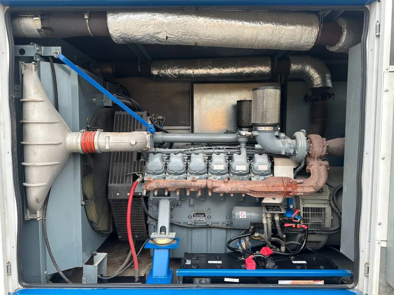 MAN MAN D2842 LE 213 met Leroy Somer 800 kVA Silent generatorset as New ! 410 hours ! - Elektrický generátor: obrázek 2 MAN MAN D2842 LE 213 met Leroy Somer 800 kVA Silent generatorset as New ! 410 hours ! - Elektrický generátor: obrázek 2