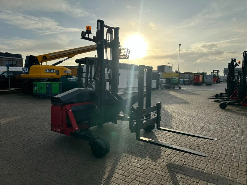 Moffett M4 20.1 Kubota Diesel Kooiaap 2 ton Sideshift Positioner Meeneemheftruck - Závěsný vysokozdvižný vozík: obrázek 2 Moffett M4 20.1 Kubota Diesel Kooiaap 2 ton Sideshift Positioner Meeneemheftruck - Závěsný vysokozdvižný vozík: obrázek 2