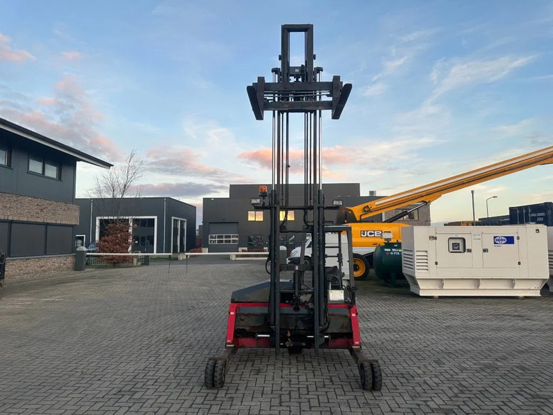 Moffett M4 20.1 Kubota Diesel Kooiaap 2 ton Sideshift Positioner Meeneemheftruck - Závěsný vysokozdvižný vozík: obrázek 3 Moffett M4 20.1 Kubota Diesel Kooiaap 2 ton Sideshift Positioner Meeneemheftruck - Závěsný vysokozdvižný vozík: obrázek 3