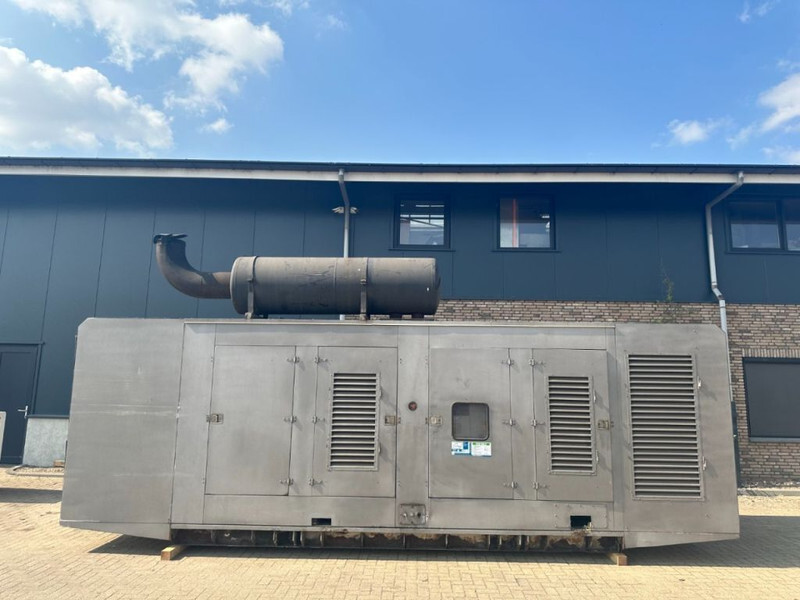 Perkins 4006-23TAG3A Stamford 900 kVA Silent generatorset - Elektrický generátor: obrázek 1 Perkins 4006-23TAG3A Stamford 900 kVA Silent generatorset - Elektrický generátor: obrázek 1