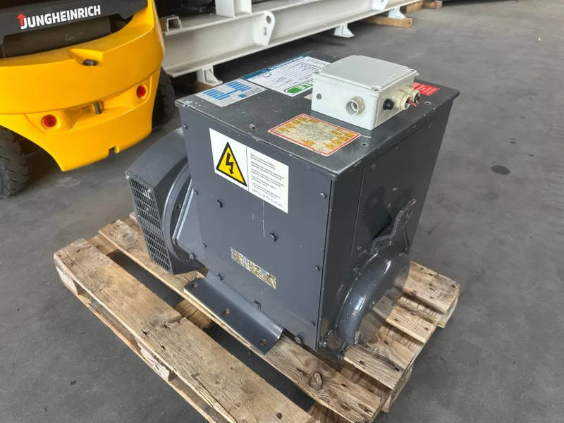 Stamford UC.I224F2 Generatordeel 65 kVA Alternator as New ! - Elektrický generátor: obrázek 5 Stamford UC.I224F2 Generatordeel 65 kVA Alternator as New ! - Elektrický generátor: obrázek 5