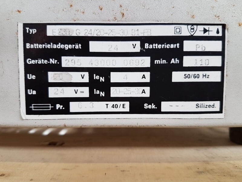 Acculader 24 Volt Acculader 230 Volt Battery Charger - Nástroj/ Vybavení: obrázek 3 Acculader 24 Volt Acculader 230 Volt Battery Charger - Nástroj/ Vybavení: obrázek 3