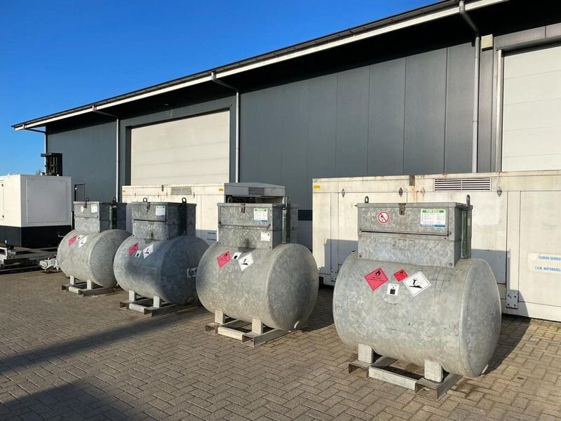 Dieseltank Rietberg 1000 liter Dieseltank Gegalvaniseerd IBC met keuring ! - Skladovací nádrž: obrázek 2 Dieseltank Rietberg 1000 liter Dieseltank Gegalvaniseerd IBC met keuring ! - Skladovací nádrž: obrázek 2