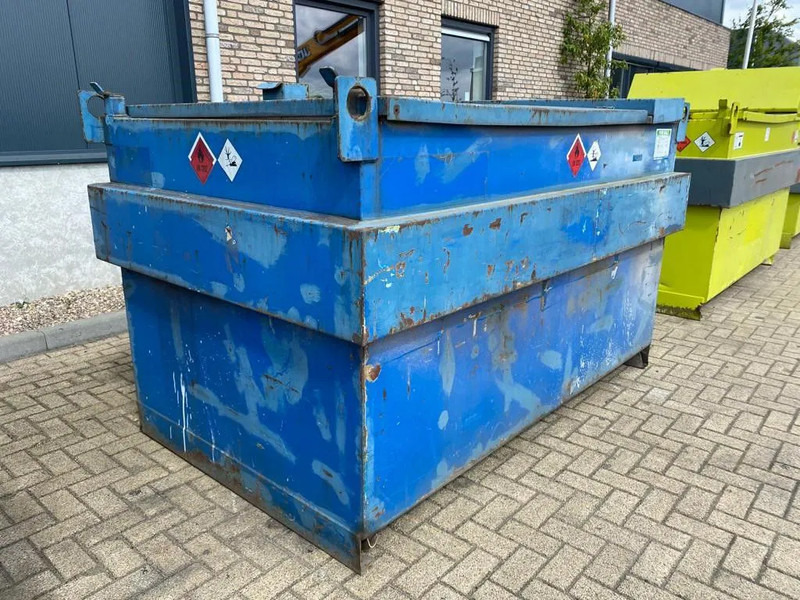 Steenbergen 2000 liter Kiwa IBC dieseltank met handpomp - Skladovací nádrž: obrázek 1 Steenbergen 2000 liter Kiwa IBC dieseltank met handpomp - Skladovací nádrž: obrázek 1