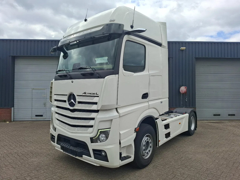 Mercedes-Benz Actros 1845 GIGASPACE more pcs in stock - Tahač: obrázek 2 Mercedes-Benz Actros 1845 GIGASPACE more pcs in stock - Tahač: obrázek 2