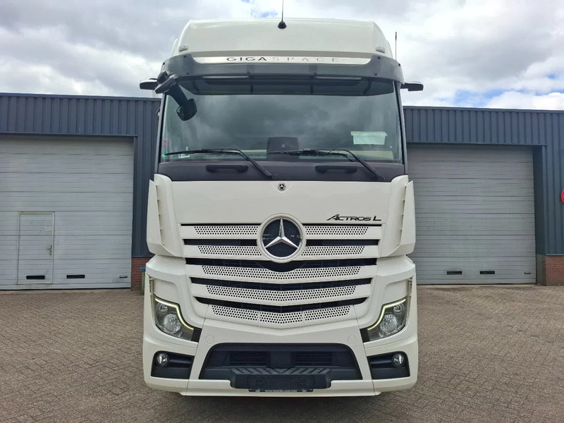Mercedes-Benz Actros 1845 GIGASPACE more pcs in stock - Tahač: obrázek 3 Mercedes-Benz Actros 1845 GIGASPACE more pcs in stock - Tahač: obrázek 3