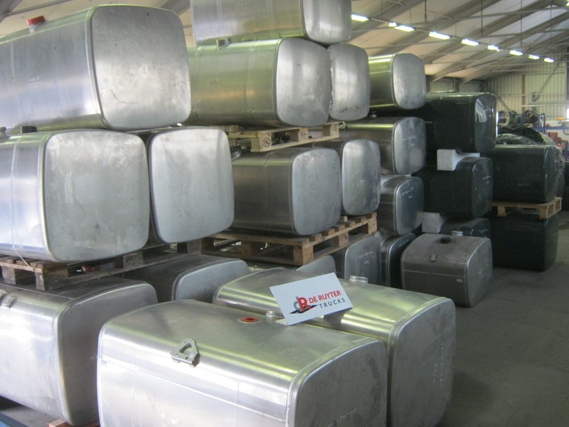 DAF Brandstoftanks voor CF en XF (aluminium) - Palivový systém: obrázek 1 DAF Brandstoftanks voor CF en XF (aluminium) - Palivový systém: obrázek 1