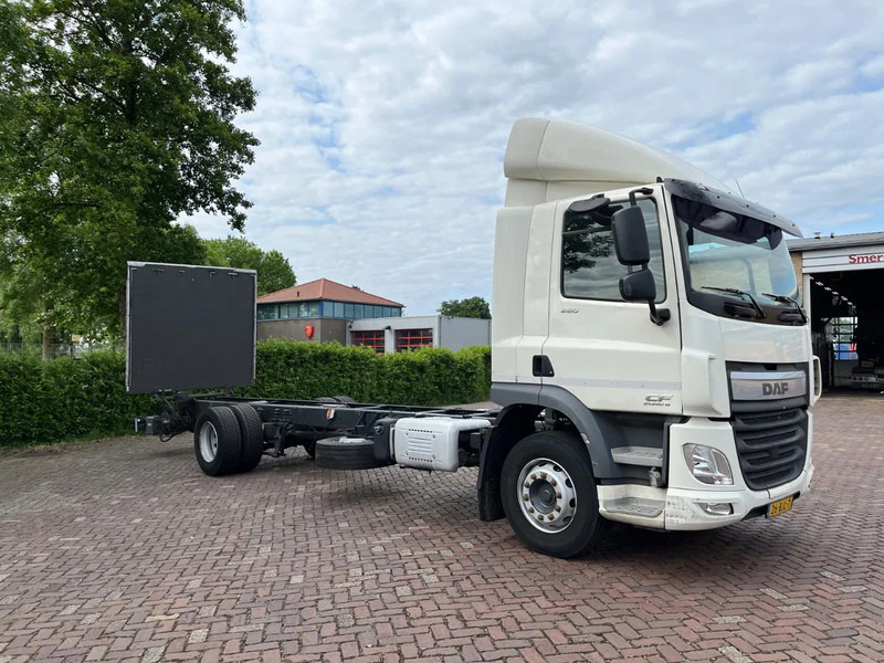 DAF CF 260 CF 260 FA CHASSIS CABINE EURO 6 - Podvozek s kabinou: obrázek 5 DAF CF 260 CF 260 FA CHASSIS CABINE EURO 6 - Podvozek s kabinou: obrázek 5