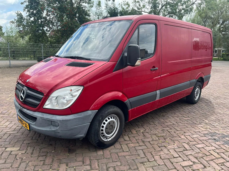 Mercedes-Benz Sprinter 313 L2H1 - Furgon: obrázek 2 Mercedes-Benz Sprinter 313 L2H1 - Furgon: obrázek 2