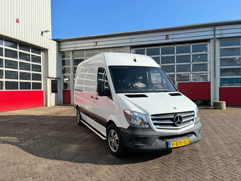 Mercedes-Benz Sprinter L2H2 - Furgon: obrázek 2 Mercedes-Benz Sprinter L2H2 - Furgon: obrázek 2