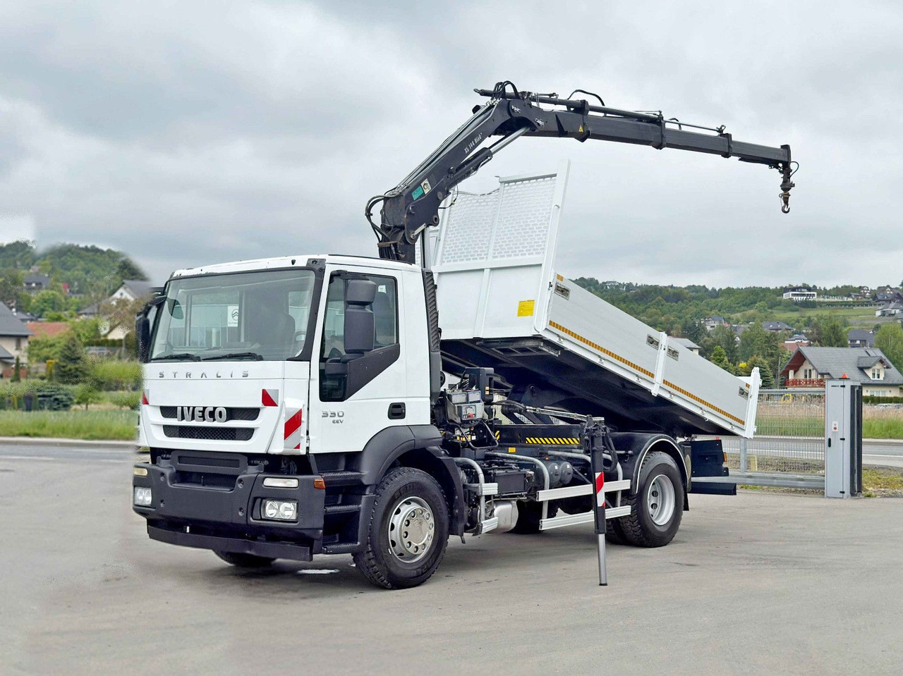 Iveco STRALIS 330 *HIAB 144 BS-3 HIDUO* TOPZUSTAND - Auto s hydraulickou rukou: obrázek 2 Iveco STRALIS 330 *HIAB 144 BS-3 HIDUO* TOPZUSTAND - Auto s hydraulickou rukou: obrázek 2