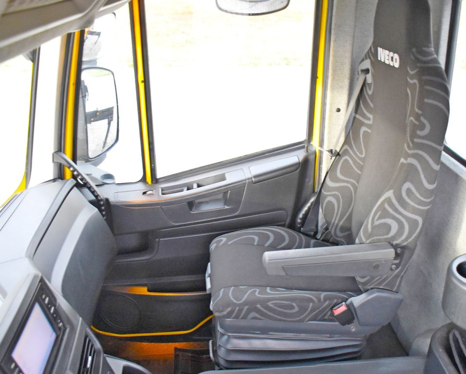 Sklápěč, Auto s hydraulickou rukou Iveco TRAKKER 360 * Kipper 4,90m* KRAN/FUNK*6x4: obrázek 11 Sklápěč, Auto s hydraulickou rukou Iveco TRAKKER 360 * Kipper 4,90m* KRAN/FUNK*6x4: obrázek 11