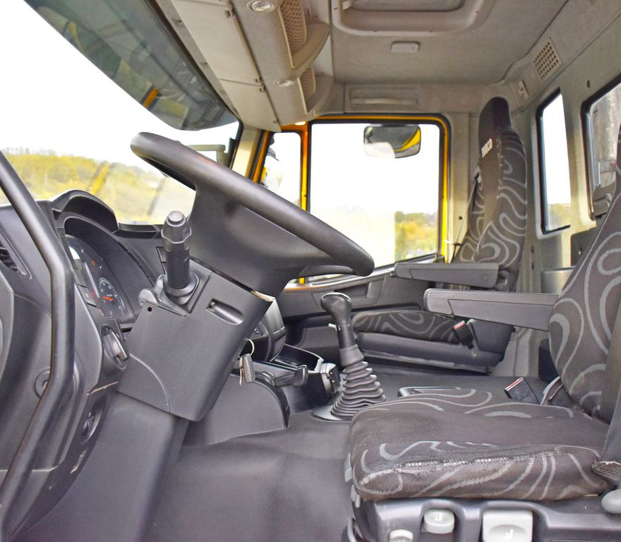 Sklápěč, Auto s hydraulickou rukou Iveco TRAKKER 360 * Kipper 4,90m* KRAN/FUNK*6x4: obrázek 10 Sklápěč, Auto s hydraulickou rukou Iveco TRAKKER 360 * Kipper 4,90m* KRAN/FUNK*6x4: obrázek 10