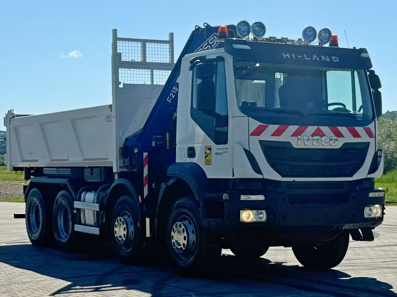 Iveco TRAKKER 450 * FASSI F215A.0.22 + FUNK / 8x4 *TOP - Sklápěč, Auto s hydraulickou rukou: obrázek 4 Iveco TRAKKER 450 * FASSI F215A.0.22 + FUNK / 8x4 *TOP - Sklápěč, Auto s hydraulickou rukou: obrázek 4