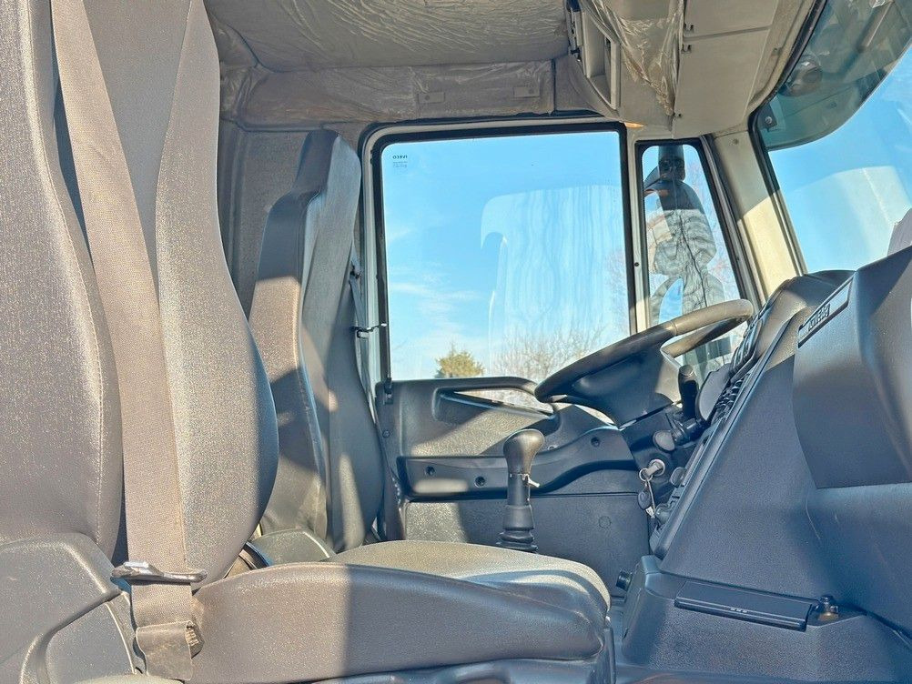 Auto s hydraulickou rukou Iveco TRAKKER * HIAB 211 E - 6 HIDUO+ FUNK / 8x4 *TOP: obrázek 11 Auto s hydraulickou rukou Iveco TRAKKER * HIAB 211 E - 6 HIDUO+ FUNK / 8x4 *TOP: obrázek 11