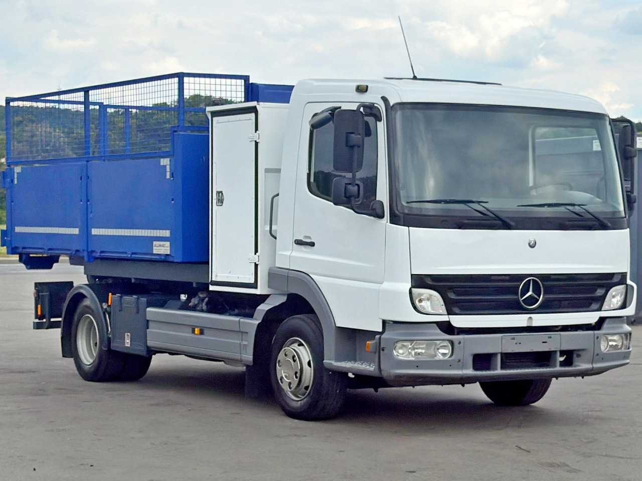 Mercedes-Benz 815 * Abrollkipper + CONTAINER 3,68 m * TOP - Hákový nosič kontejnerů: obrázek 4 Mercedes-Benz 815 * Abrollkipper + CONTAINER 3,68 m * TOP - Hákový nosič kontejnerů: obrázek 4