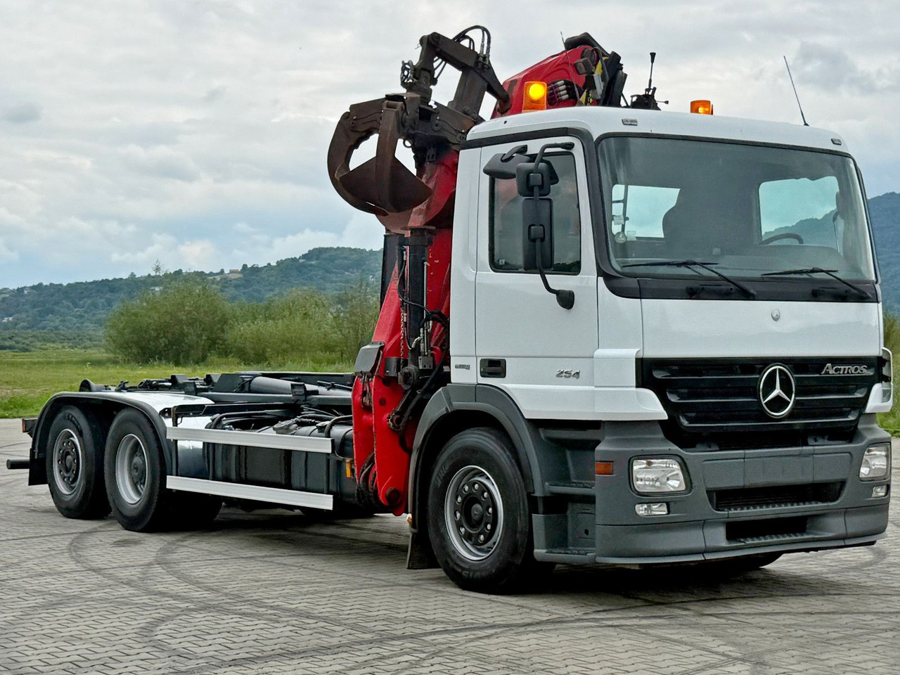 Mercedes-Benz ACTROS 2541 * ABROLLKIPPER * EPSILON E140Z81*TOP - Hákový nosič kontejnerů, Auto s hydraulickou rukou: obrázek 3 Mercedes-Benz ACTROS 2541 * ABROLLKIPPER * EPSILON E140Z81*TOP - Hákový nosič kontejnerů, Auto s hydraulickou rukou: obrázek 3