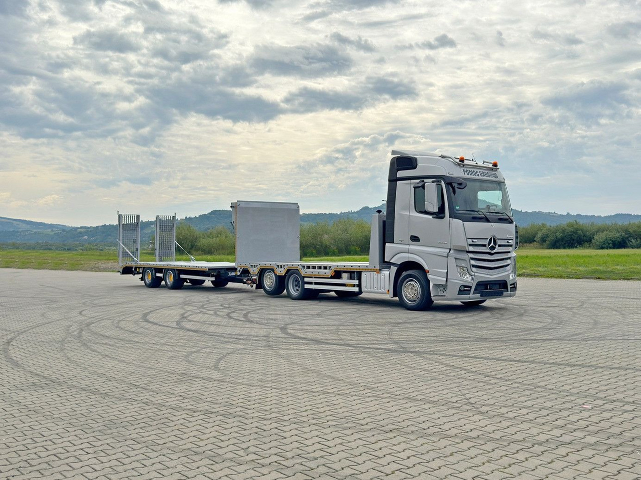 Mercedes-Benz ACTROS 2542 *ABSCHLEPPWAGEN 8,50m+Anhänger 7,32m - Odtahovka: obrázek 2 Mercedes-Benz ACTROS 2542 *ABSCHLEPPWAGEN 8,50m+Anhänger 7,32m - Odtahovka: obrázek 2
