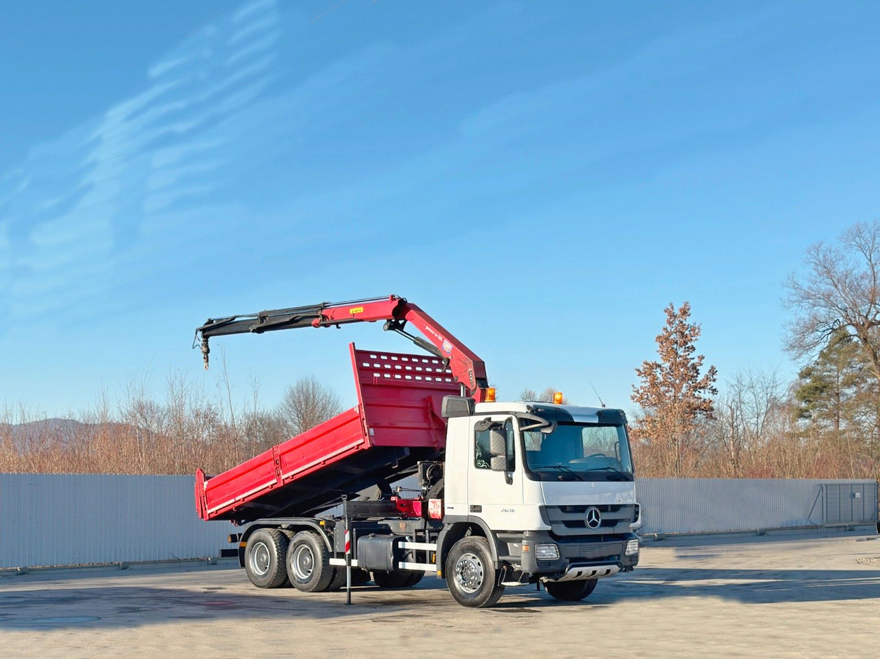 Mercedes-Benz ACTROS 2636* KIPPER 5,25 + BORDMATIC / 6x4 - Auto s hydraulickou rukou: obrázek 2 Mercedes-Benz ACTROS 2636* KIPPER 5,25 + BORDMATIC / 6x4 - Auto s hydraulickou rukou: obrázek 2