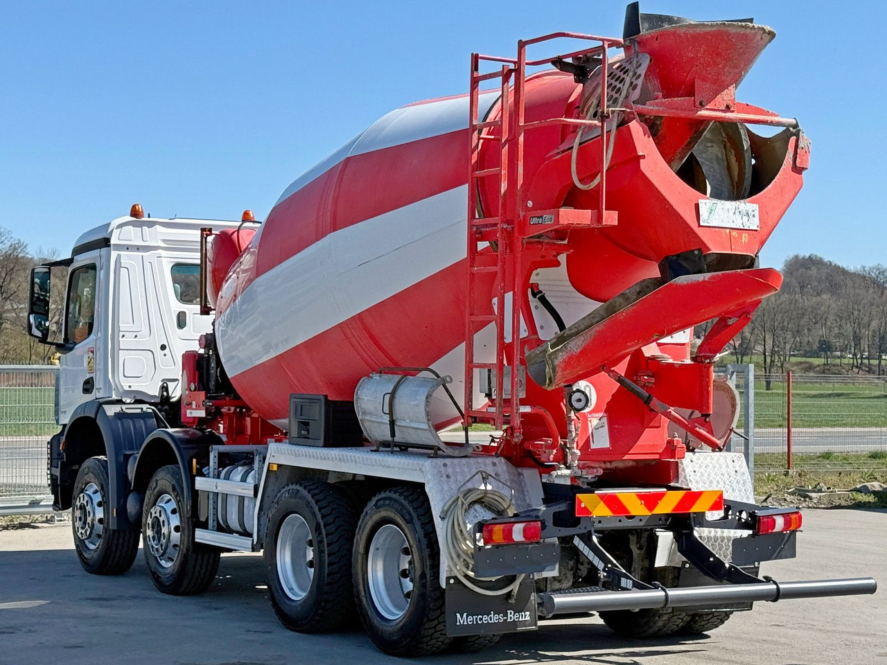 Mercedes-Benz AROCS 3240 * Betonmischer * 8x4 * TOPZUSTAND - Autodomíchávač: obrázek 4 Mercedes-Benz AROCS 3240 * Betonmischer * 8x4 * TOPZUSTAND - Autodomíchávač: obrázek 4
