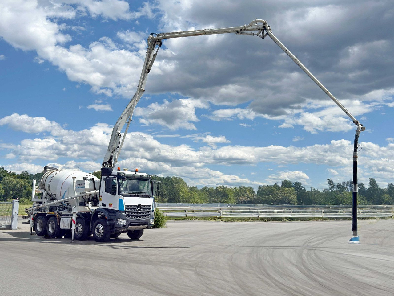 Mercedes-Benz AROCS 3743 * Betonpumpe + FUNK * 8x4 * TOP - Autočerpadlo: obrázek 3 Mercedes-Benz AROCS 3743 * Betonpumpe + FUNK * 8x4 * TOP - Autočerpadlo: obrázek 3