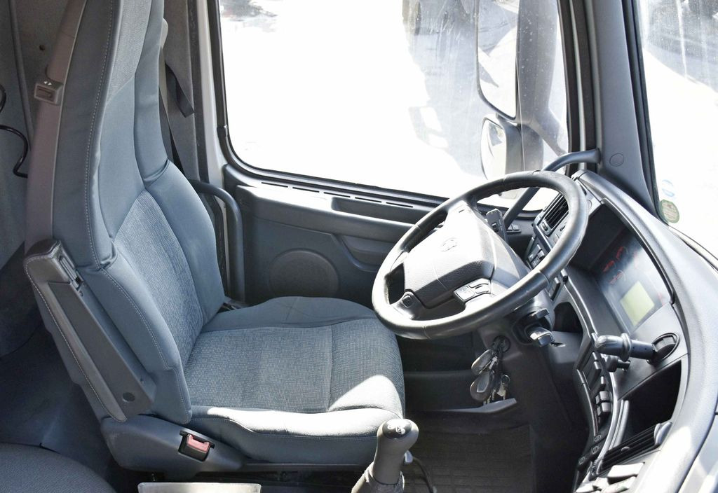 Interior photo 2: Hákový nosič kontejnerů Volvo FH 500 * Abrollkipper * EPSILON Q150Z79 * TOP Volvo FH 500 * Abrollkipper * EPSILON Q150Z79 * TOP Interior photo 2: Hákový nosič kontejnerů Volvo FH 500 * Abrollkipper * EPSILON Q150Z79 * TOP Volvo FH 500 * Abrollkipper * EPSILON Q150Z79 * TOP