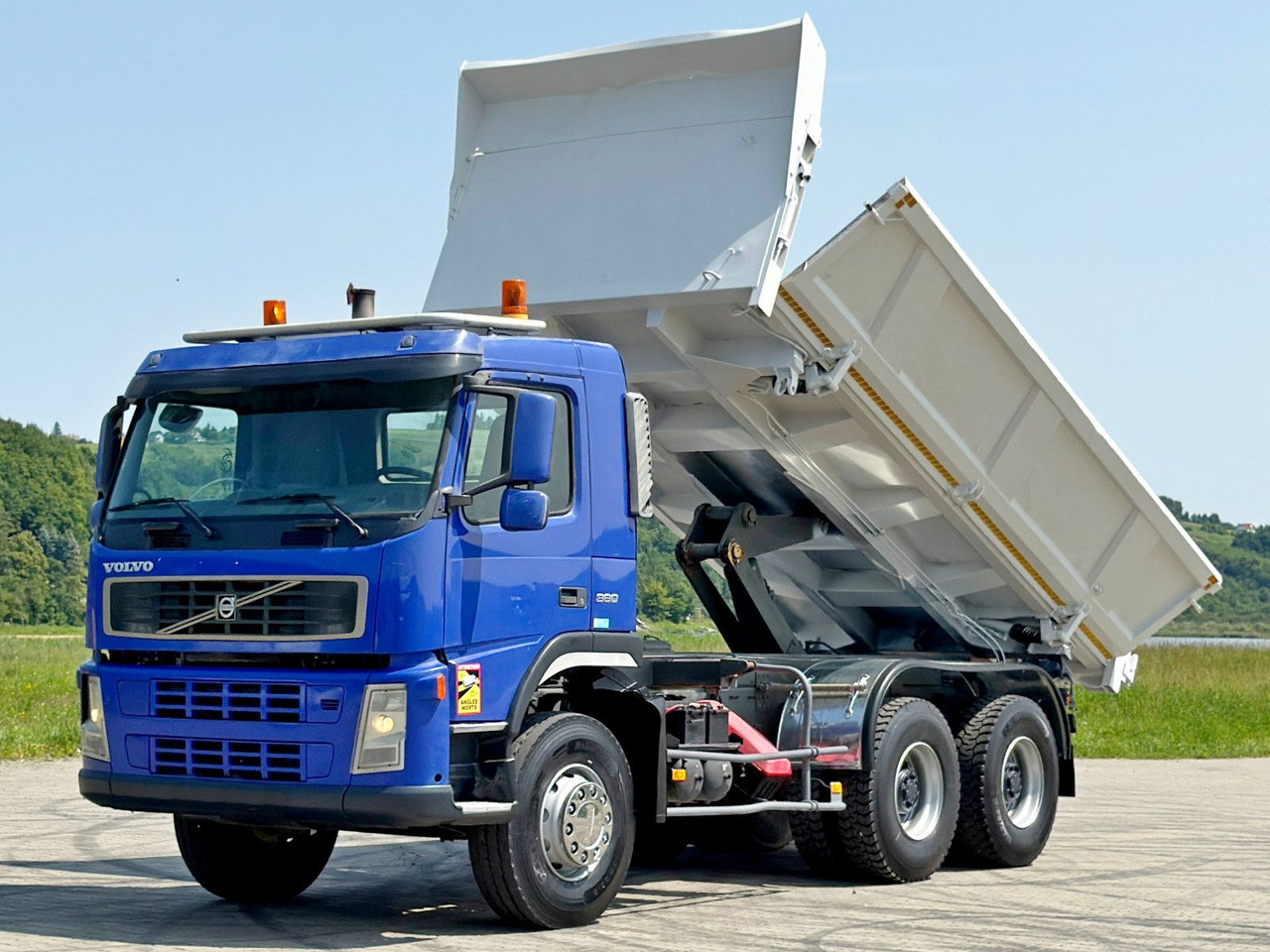 Volvo FM 380 Kipper 5,20 m + BORDMATIC / 6x4 - Sklápěč, Auto s hydraulickou rukou: obrázek 3 Volvo FM 380 Kipper 5,20 m + BORDMATIC / 6x4 - Sklápěč, Auto s hydraulickou rukou: obrázek 3